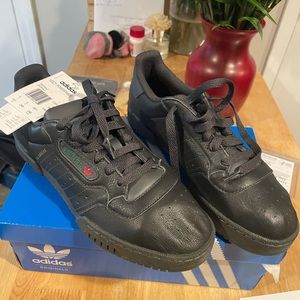 Adidas Yeezy power phase